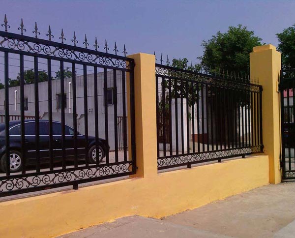 十堰鐵藝護欄有哪些方法延長使用期限？